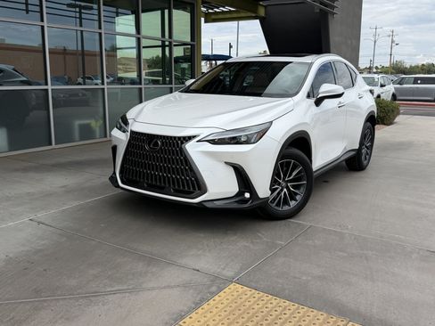 Used 2025 Lexus NX 250 FWD w/ Premium Package image 2