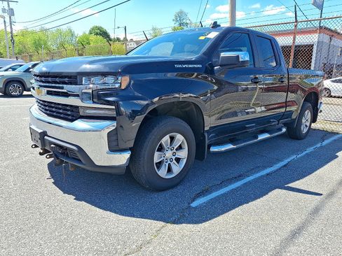 Used 2021 Chevrolet Silverado 1500 LT AWD/4WD image 1