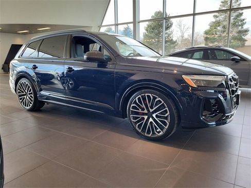 New 2026 Audi SQ7 Prestige image 9