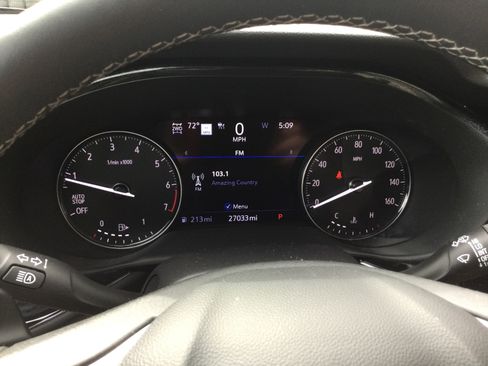 Used 2023 Buick Envision Avenir AWD/4WD image 21