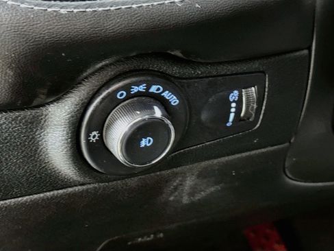 Used 2022 Dodge Durango SXT w/ Blacktop Package image 12