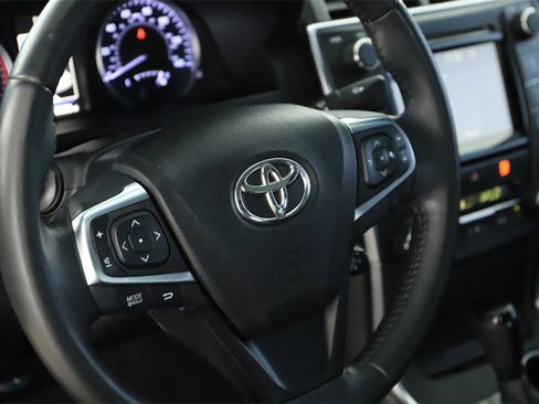 Used 2015 Toyota Camry XLE image 16