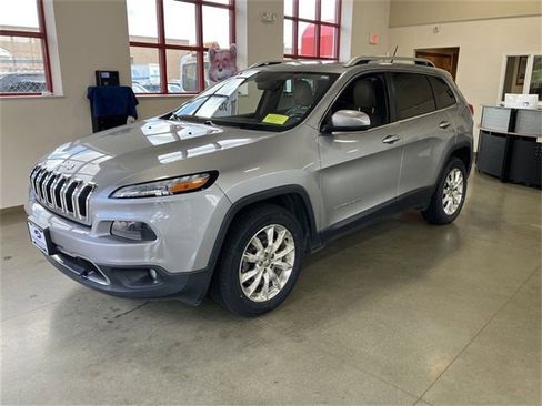 Used 2015 Jeep Cherokee Limited image 3