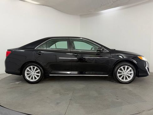 Used 2012 Toyota Camry XLE w/ Leather Pkg FWD image 5