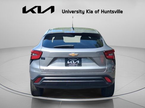 Used 2024 Chevrolet Trax LS w/ Driver Confidence Package FWD image 6