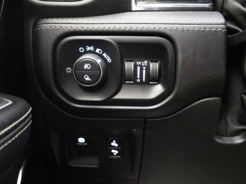 Used 2022 RAM 1500 Limited AWD/4WD image 33