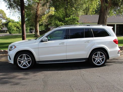 Used 2015 Mercedes-Benz GL 550 4MATIC image 2