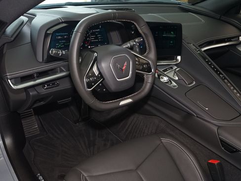 Used 2024 Chevrolet Corvette Z06 RWD image 10