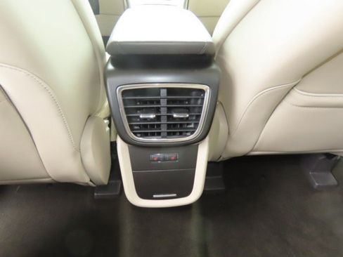Used 2019 Lincoln Nautilus Reserve FWD image 20