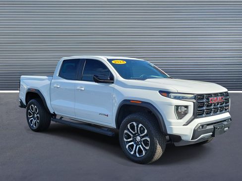 Used 2024 GMC Canyon AT4 w/ AT4 Premium Package AWD/4WD image 2