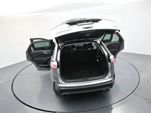 Used 2024 Ford Edge Titanium image 37