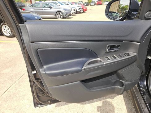 Used 2025 Mitsubishi Outlander Sport SE AWD/4WD image 14