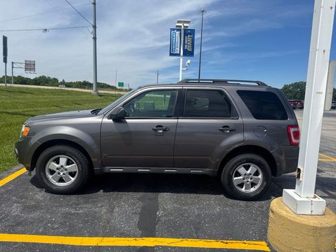 Used 2012 Ford Escape XLT w/ Class II Trailer Tow Pkg AWD/4WD image 2