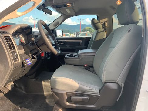 Used 2018 RAM 1500 Express AWD/4WD image 9