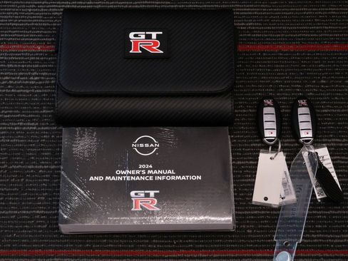 Used 2024 Nissan GT-R Premium w/ Premium Interior Package AWD/4WD image 20