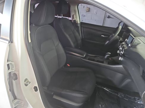 Used 2021 Nissan Sentra S image 9