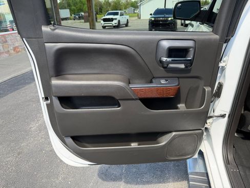 Used 2017 GMC Sierra 1500 SLT w/ SLT Premium Package image 16