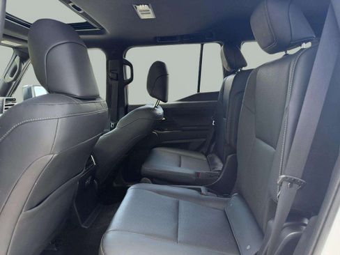 Used 2024 Lexus GX 550 w/ Accessory Package (2T) AWD/4WD image 20