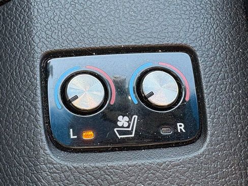 Used 2014 Toyota Avalon Limited FWD image 15