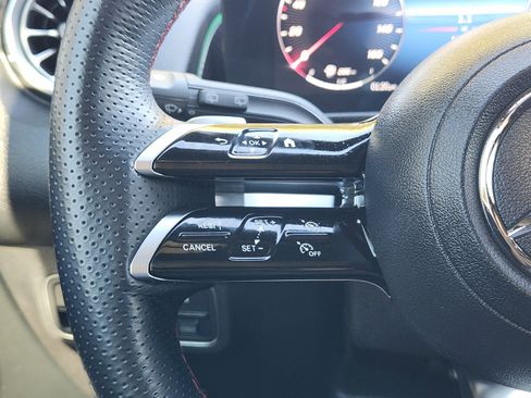 Used 2024 Mercedes-Benz GLB 250 GLB 250 image 27