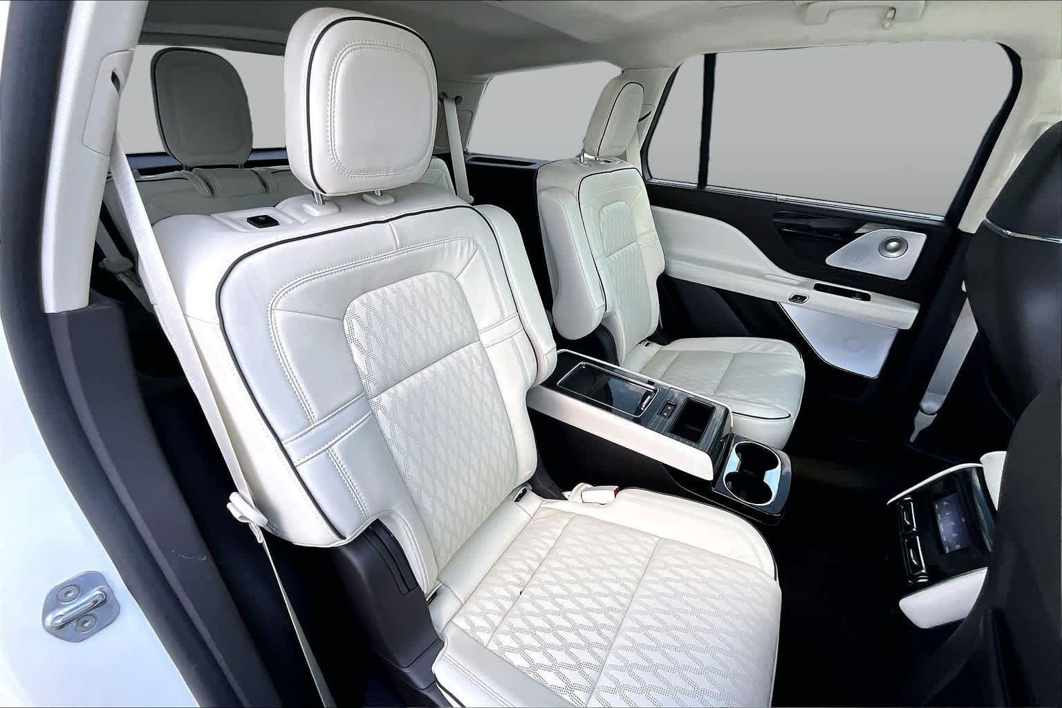 Used 2023 Lincoln Aviator Black Label AWD/4WD image 19