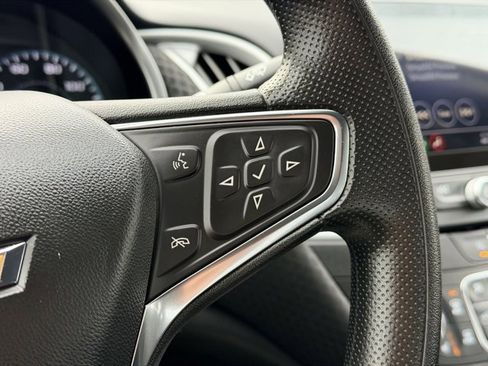 Used 2025 Chevrolet Malibu LT image 11