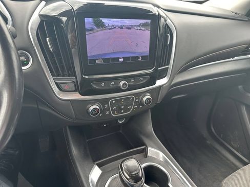 Used 2020 Chevrolet Traverse LT w/ Driver Confidence II Package AWD/4WD image 10