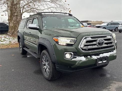 Used 2021 Toyota Tacoma Limited image 1