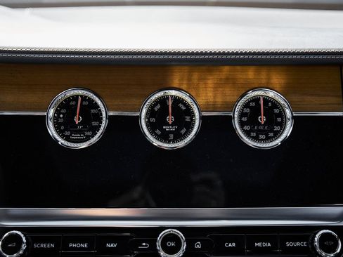 Used 2024 Bentley Flying Spur V8 AWD/4WD image 81