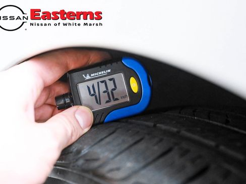 Used 2023 Volkswagen Jetta SE w/ Panoramic Sunroof Package image 29