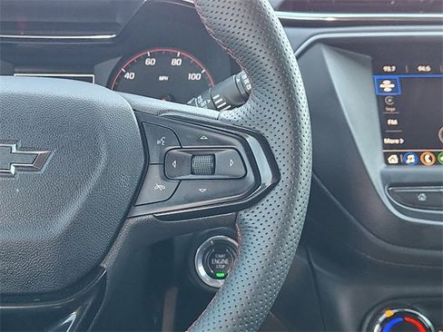 Used 2023 Chevrolet TrailBlazer RS image 29