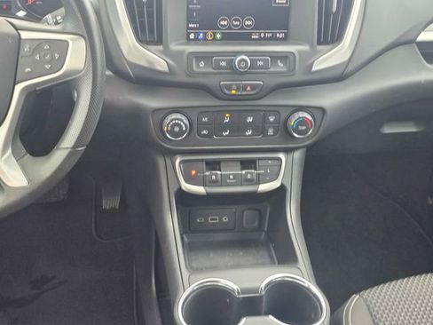 Used 2024 GMC Terrain SLE FWD image 18