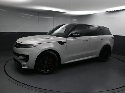 Used 2025 Land Rover Range Rover Sport Dynamic SE AWD/4WD image 1