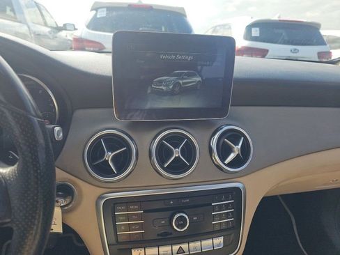 Used 2018 Mercedes-Benz GLA 250 w/ Premium Package image 27