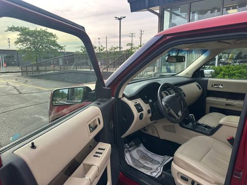 Used 2014 Ford Flex SEL w/ Equipment Group 202A AWD/4WD image 9