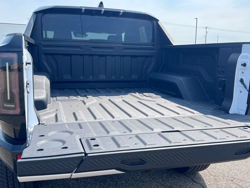New 2025 GMC Hummer EV 2X AWD/4WD image 11