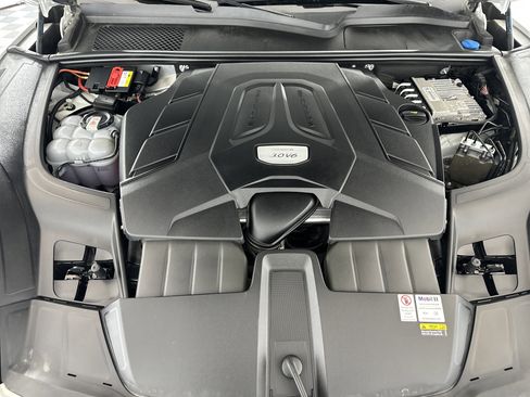 Used 2021 Porsche Cayenne Base image 11