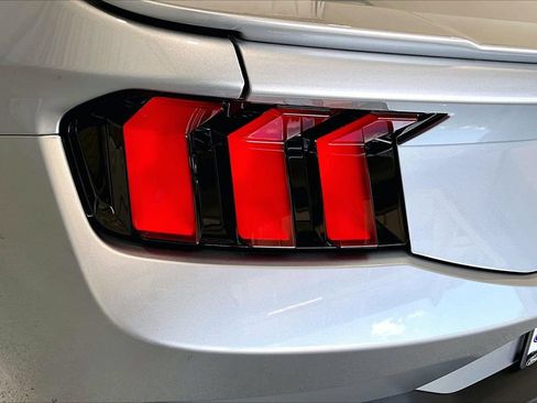 Used 2025 Ford Mustang GT Premium RWD image 29