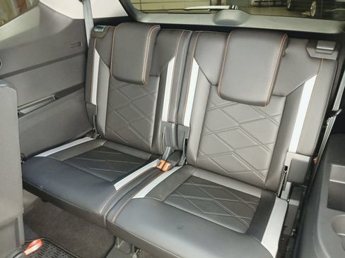 Used 2025 Volkswagen Atlas Peak Edition SE AWD/4WD image 15