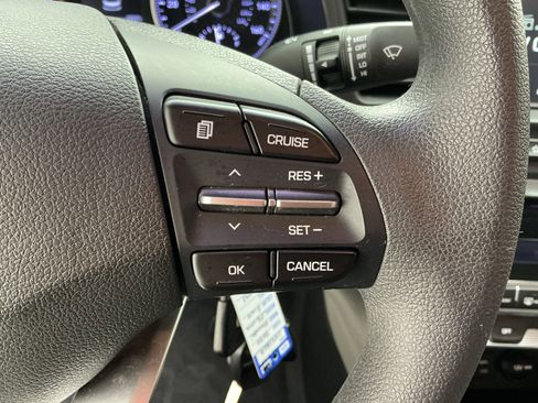 Used 2020 Hyundai Elantra SEL w/ Convenience Package (C2) image 10