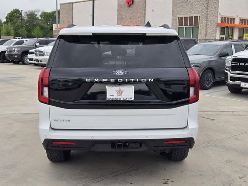 Used 2025 Ford Expedition Active AWD/4WD image 5