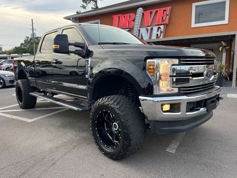 Used 2018 Ford F250 Lariat w/ Lariat Ultimate Package AWD/4WD image 3