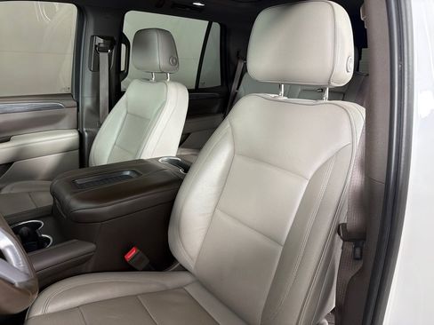Used 2021 GMC Yukon SLT w/ SLT Premium Package AWD/4WD image 13