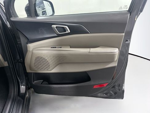 Used 2026 Kia Carnival FWD image 33