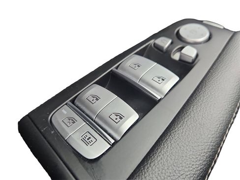 Used 2020 BMW X7 M50i image 23