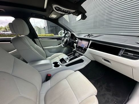 Certified 2023 Porsche Macan S AWD/4WD image 41