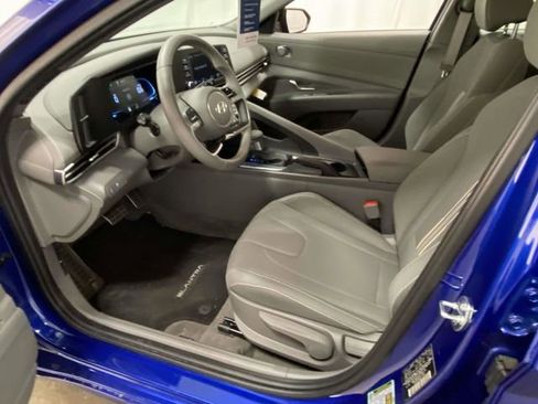Certified 2025 Hyundai Elantra Sport image 12
