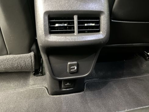 Certified 2023 GMC Terrain SLT image 12