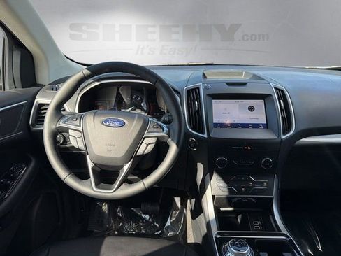 Certified 2020 Ford Edge SEL w/ Convenience Package AWD/4WD image 3