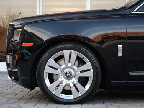 Used 2019 Rolls-Royce Cullinan image 12